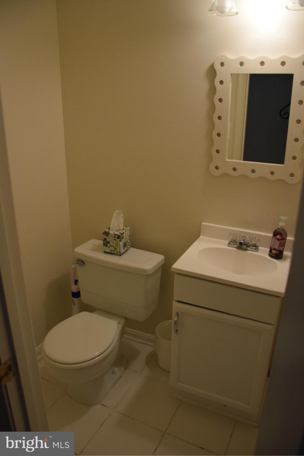 9766 Lakepointe Drive Burke, VA 22015 - Photo 19 of 21 Bath