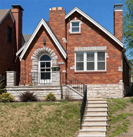 $399,000 | 6553 Lindenwood Avenue, St. Louis, MO 63109