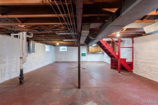 $399,000 | 6553 Lindenwood Avenue, St. Louis, MO 63109