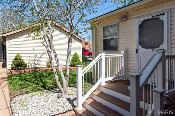 $399,000 | 6553 Lindenwood Avenue, St. Louis, MO 63109