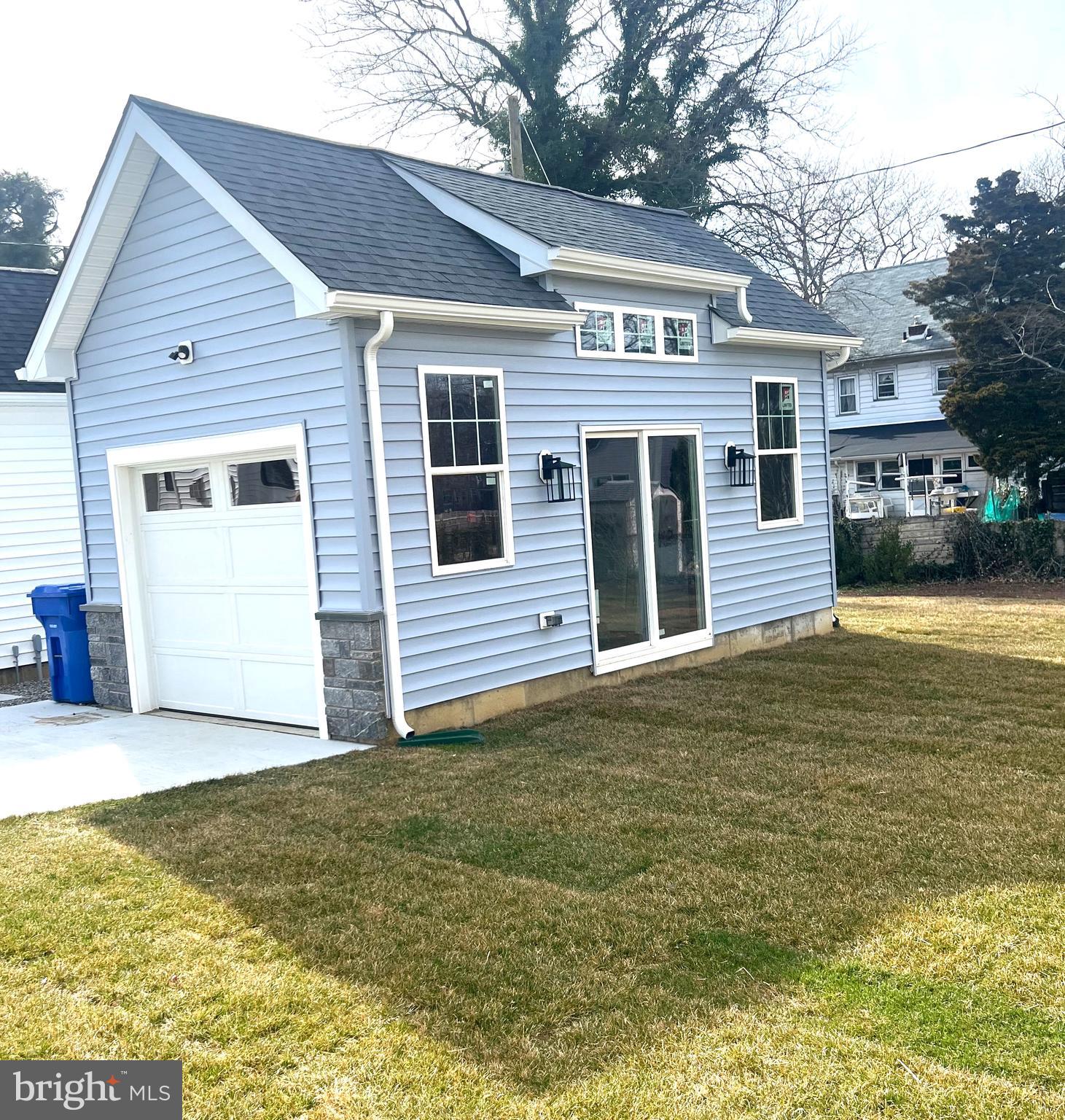 404 Midway Riverton, NJ 08077 - Photo 20 of 20 a front view of a house with a yard