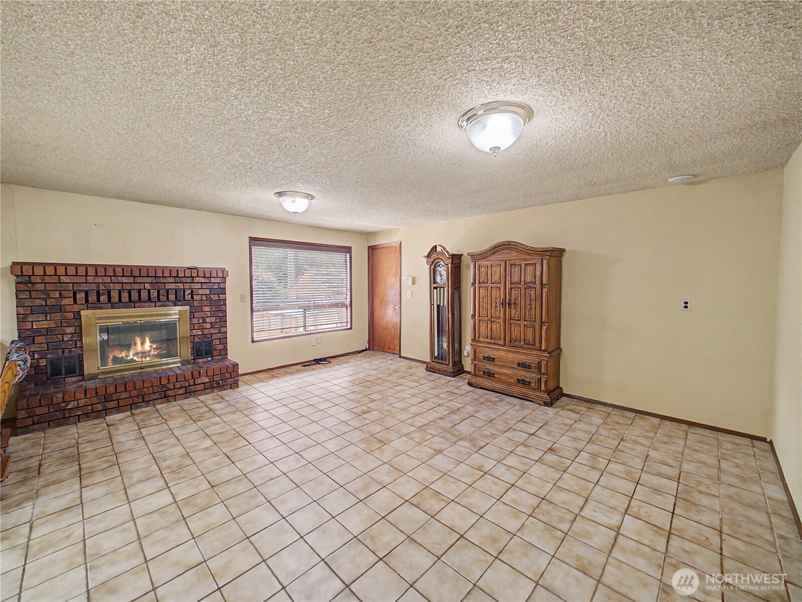 21327 Southeast 252nd Place Maple Valley, WA 98038 - Photo 6 of 27