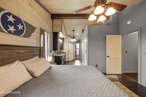 $644,900 | 831 Lloyd Huskey Road, Pigeon Forge, TN 37863