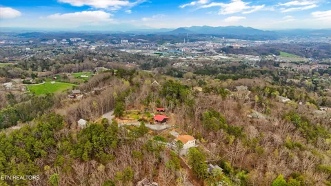 $644,900 | 831 Lloyd Huskey Road, Pigeon Forge, TN 37863