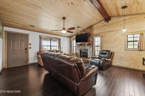 $644,900 | 831 Lloyd Huskey Road, Pigeon Forge, TN 37863