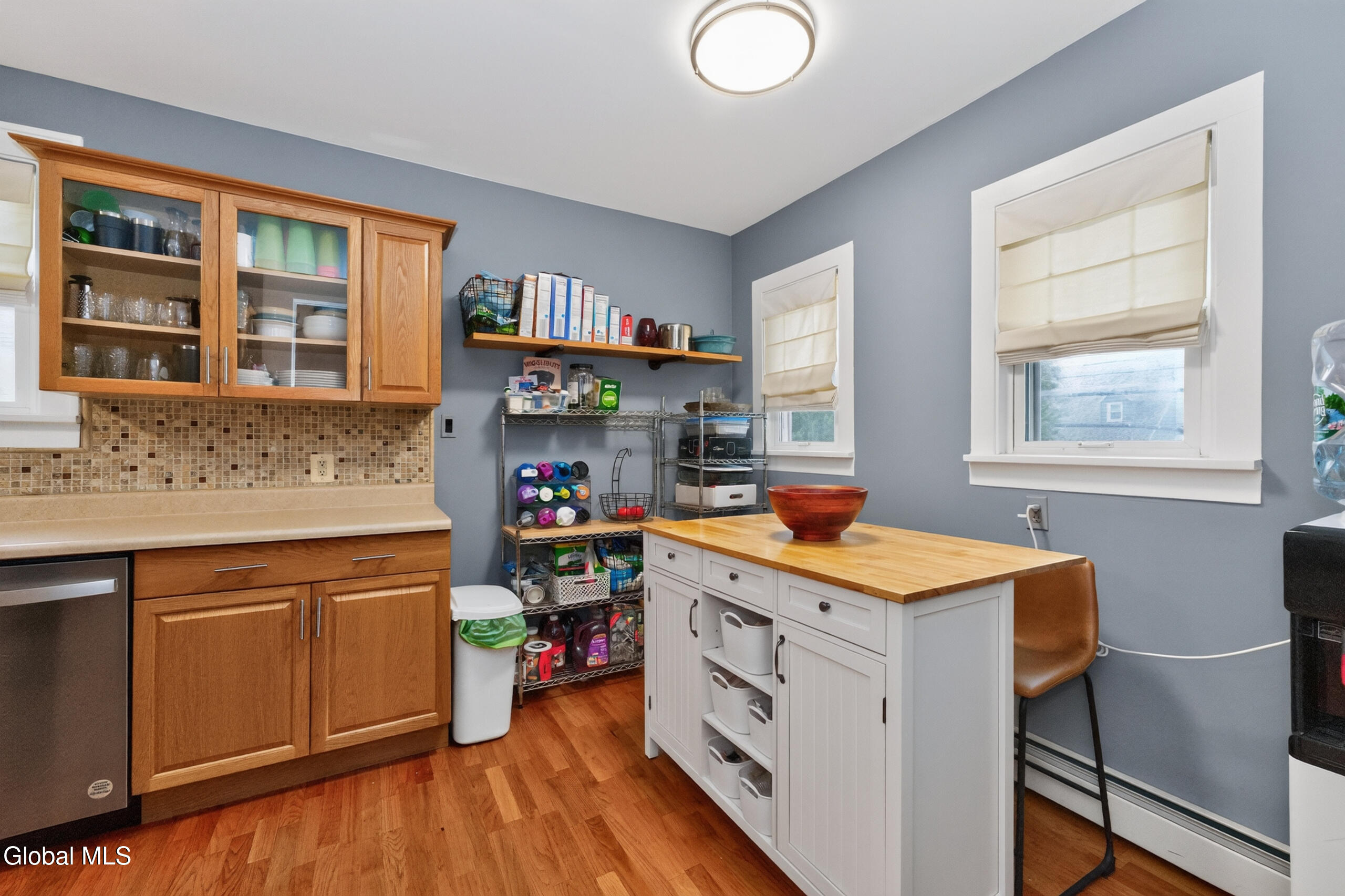 806 Curry Road Rotterdam, NY 12306 - Photo 9 of 39 2 Kitchen 1