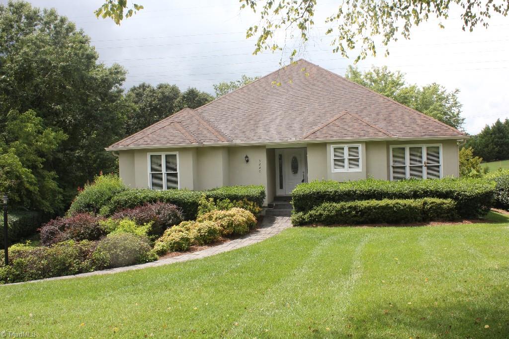 3220 Cross Tree Road Winston-Salem, NC 27106 - Photo 1 of 27