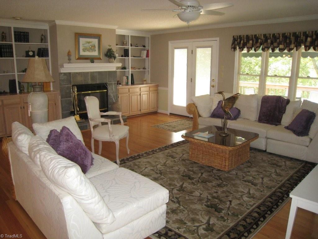 3220 Cross Tree Road Winston-Salem, NC 27106 - Photo 2 of 27