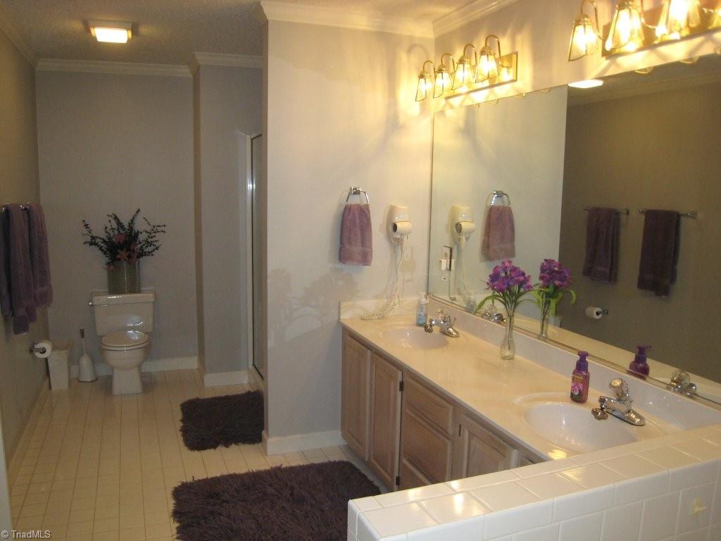 3220 Cross Tree Road Winston-Salem, NC 27106 - Photo 11 of 27