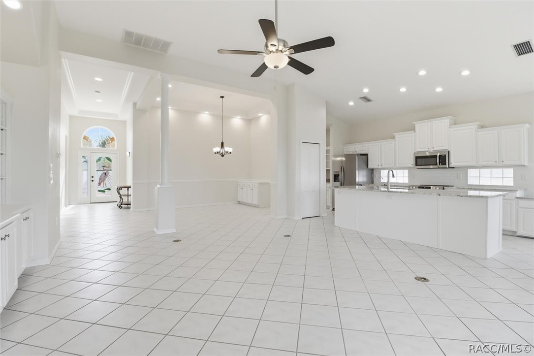 51 West Doerr Path Hernando, FL 34442 - Photo 5 of 47 Gallery Image 5