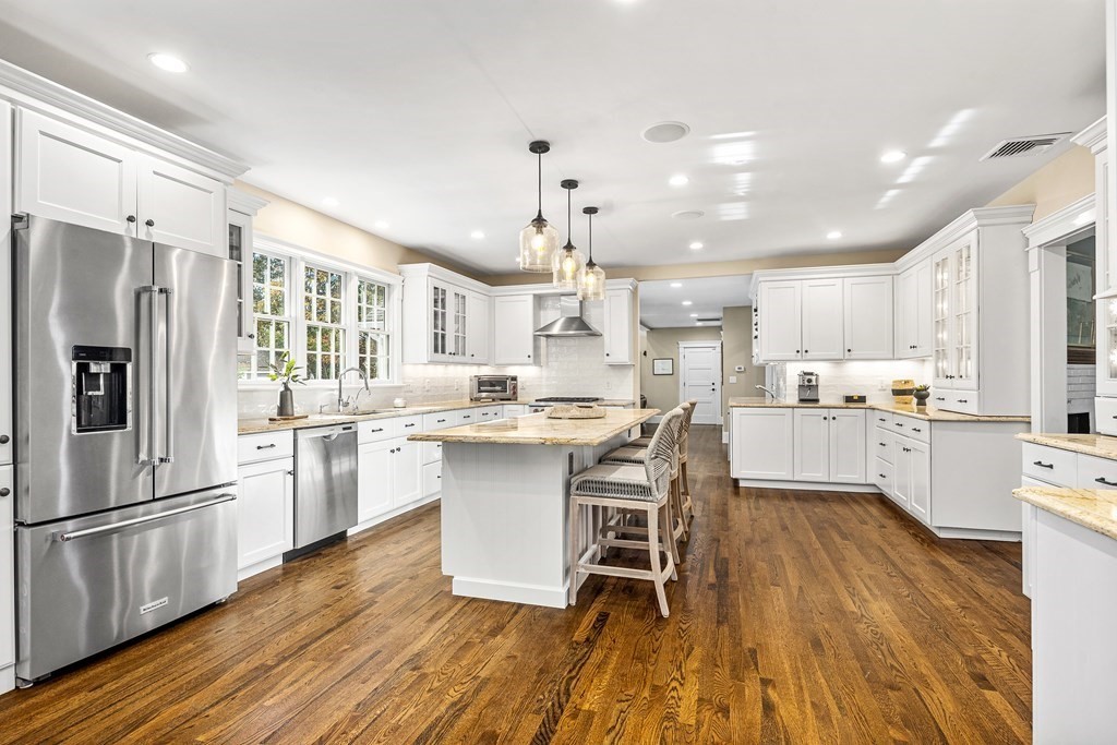 6 Peter Hobart Drive Hingham, MA 02043 - Photo 3 of 32