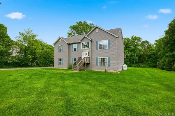 $595,000 | 201 Kingsview Highway, Wallkill, NY 12589