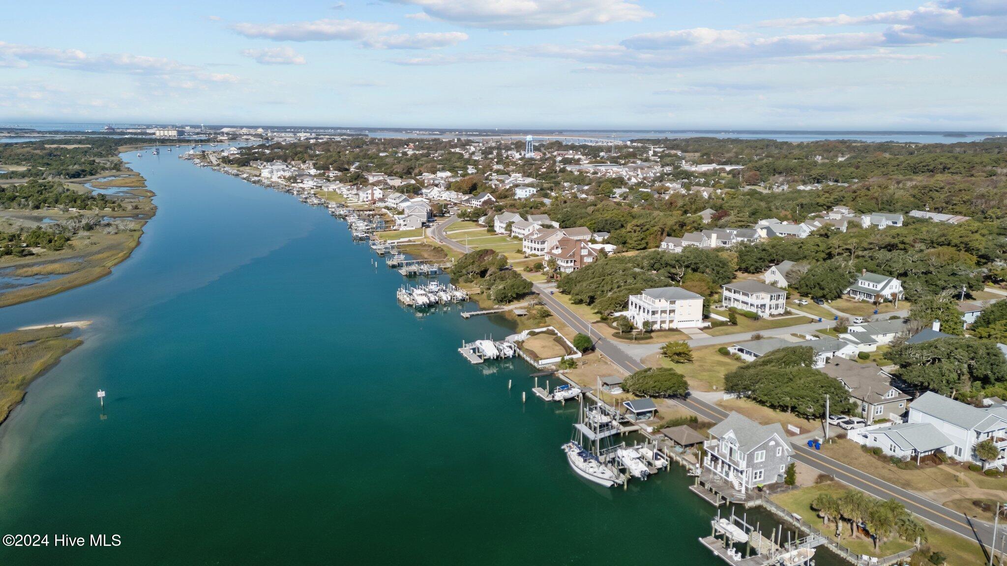 1701 Front Street Beaufort, NC 28516 - Photo 33 of 39 41-web-or-mls-DJI_20241031104243_0067_D