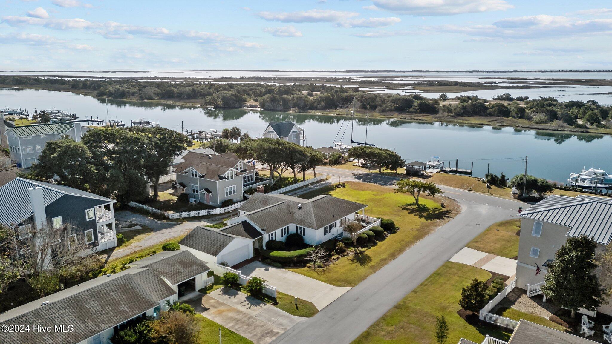 1701 Front Street Beaufort, NC 28516 - Photo 37 of 39 45-web-or-mls-DJI_20241031104434_0085_D