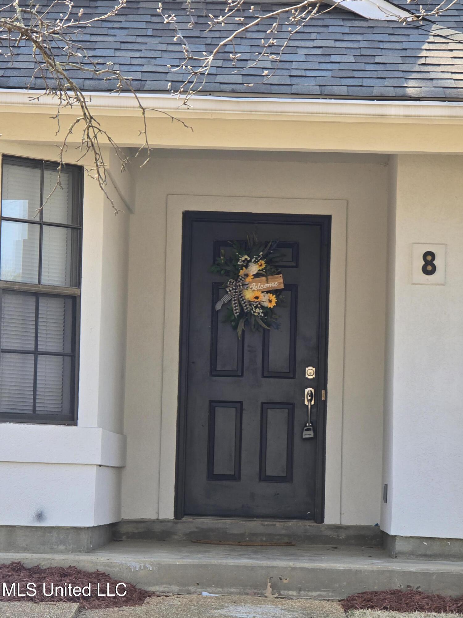 8 Ridgeway Place Clinton, MS 39056 - Photo 2 of 12 20260213_141933