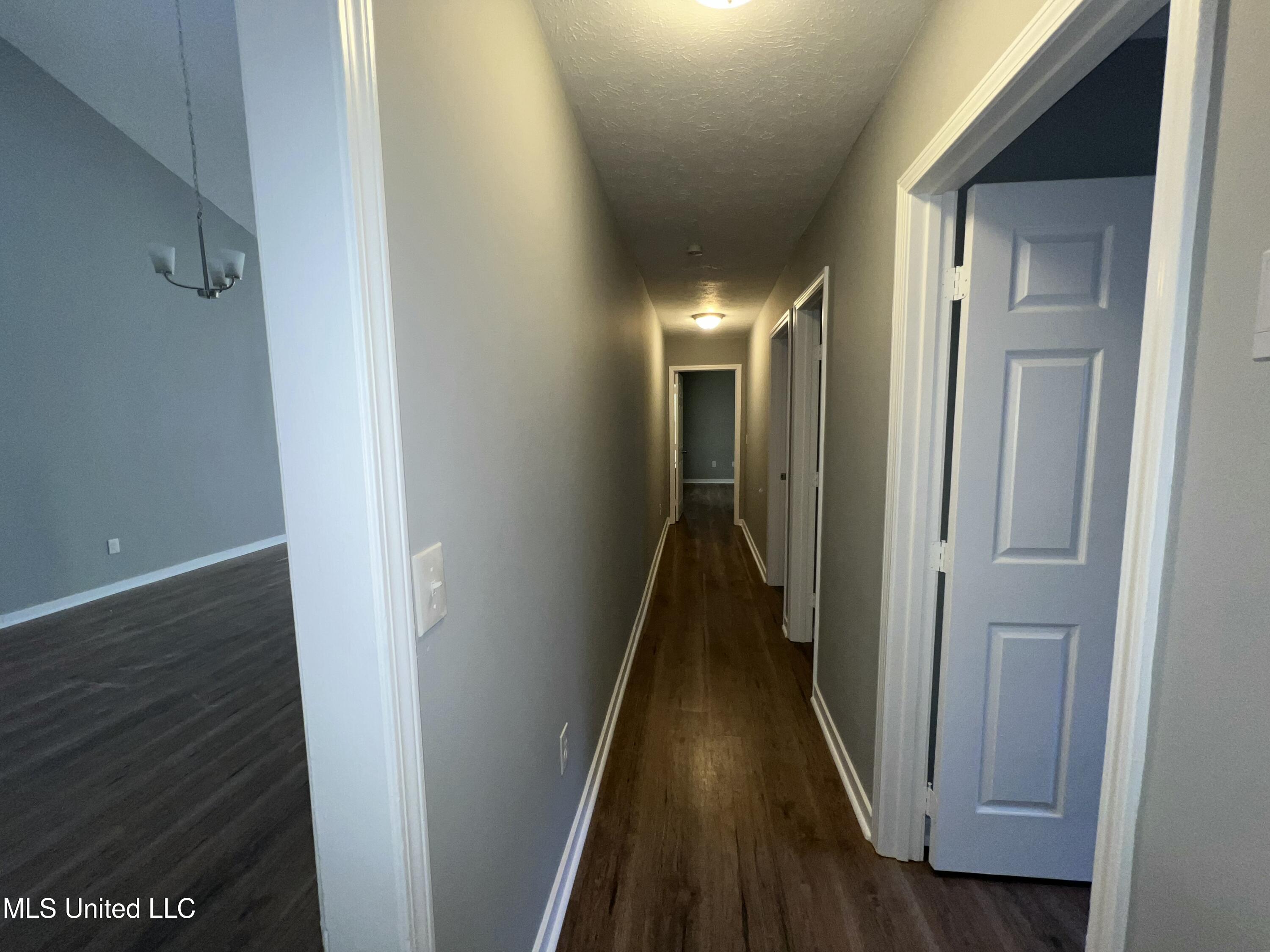 8 Ridgeway Place Clinton, MS 39056 - Photo 7 of 12 IMG_20260220_125036