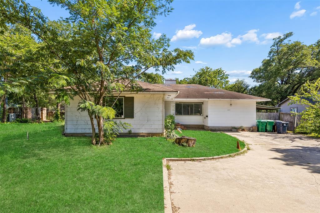 1815 West Oak Street Denton, TX 76201 - Photo 1 of 17