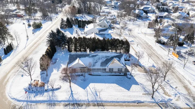$598,000 | 1151 Glacier Pass, Slinger, WI 53086