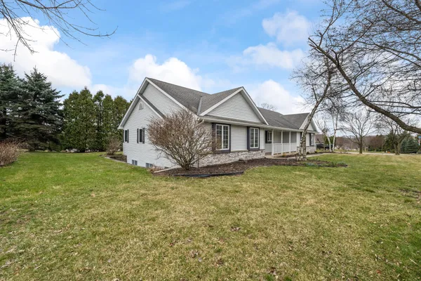 $573,000 | 1151 Glacier Pass, Slinger, WI 53086