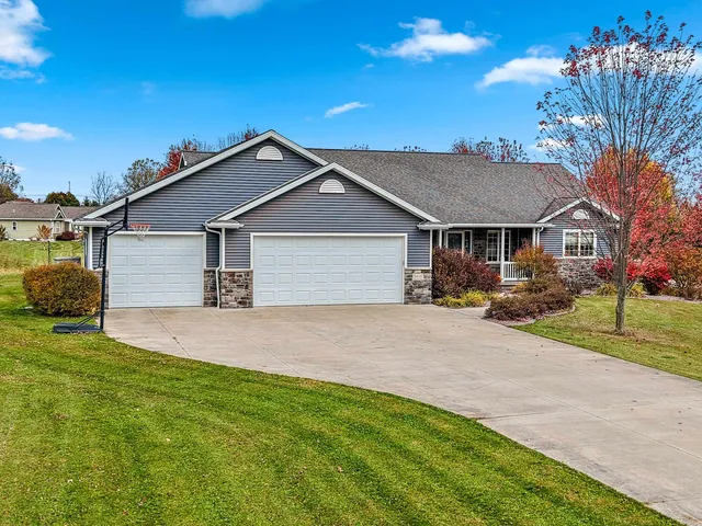 $619,900 | 9410 Memory Lane, Neenah, WI 54956