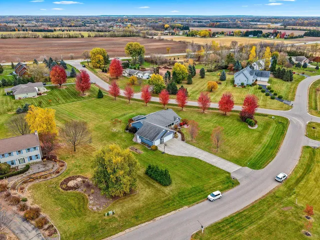 $619,900 | 9410 Memory Lane, Neenah, WI 54956