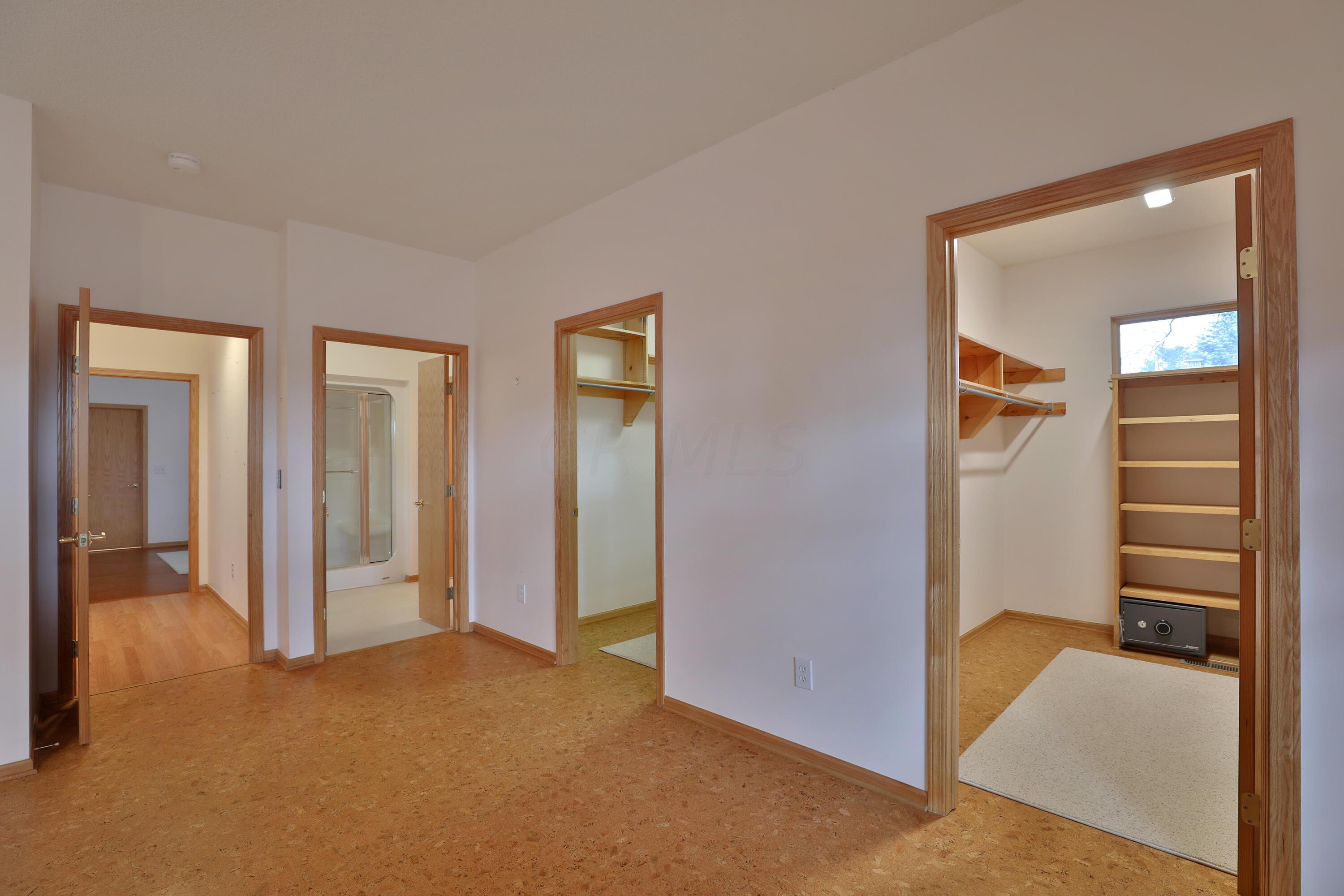 5892 Linworth Road Columbus, OH 43085 - Photo 25 of 68 5892-Linworth-25