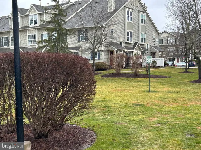 $254,900 | 2406 B Yarmouth Lane, Mount Laurel, NJ 08054