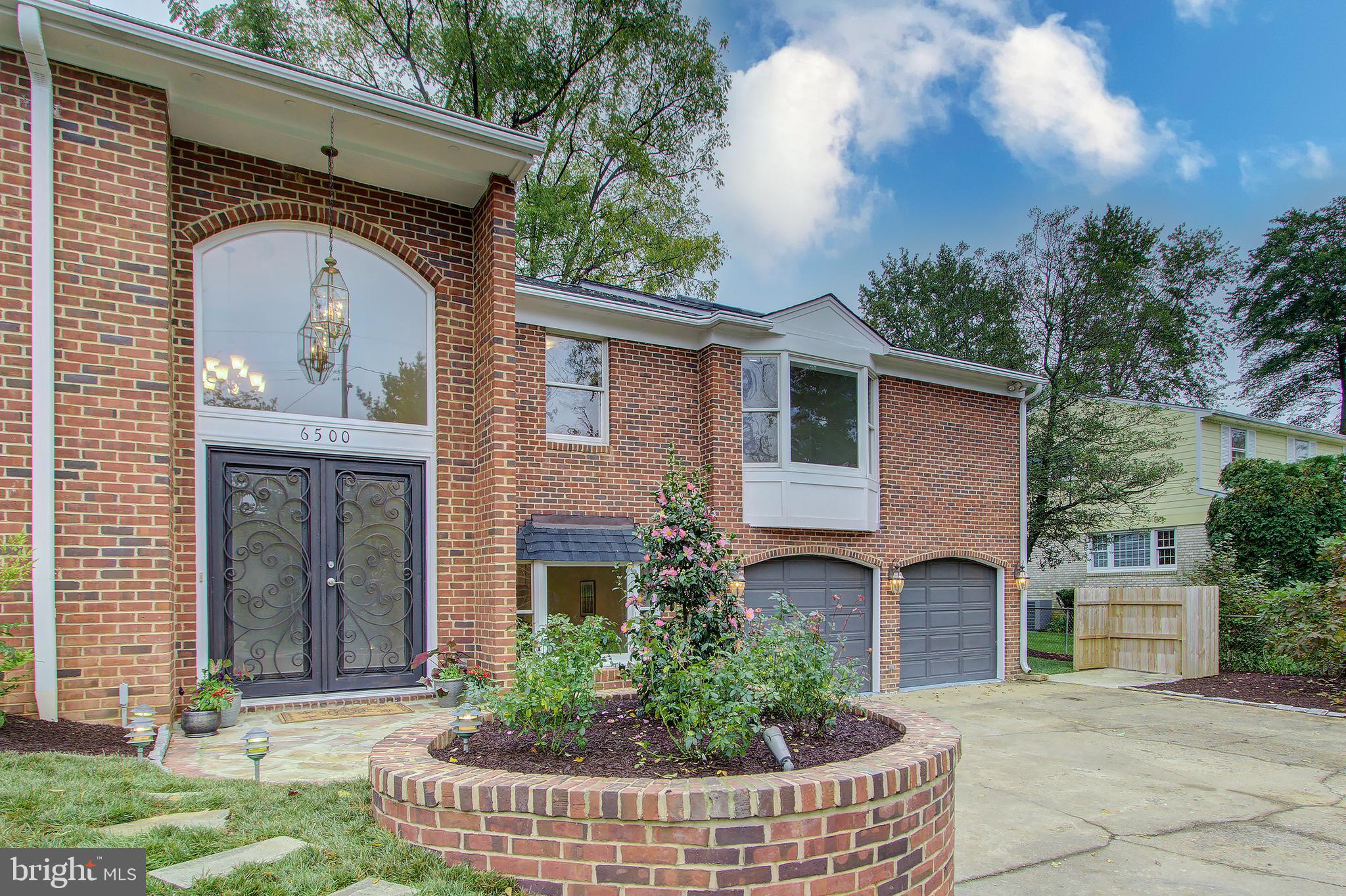 6500 Old Chesterbrook Road McLean, VA 22101 - Photo 3 of 60 Font Entrance