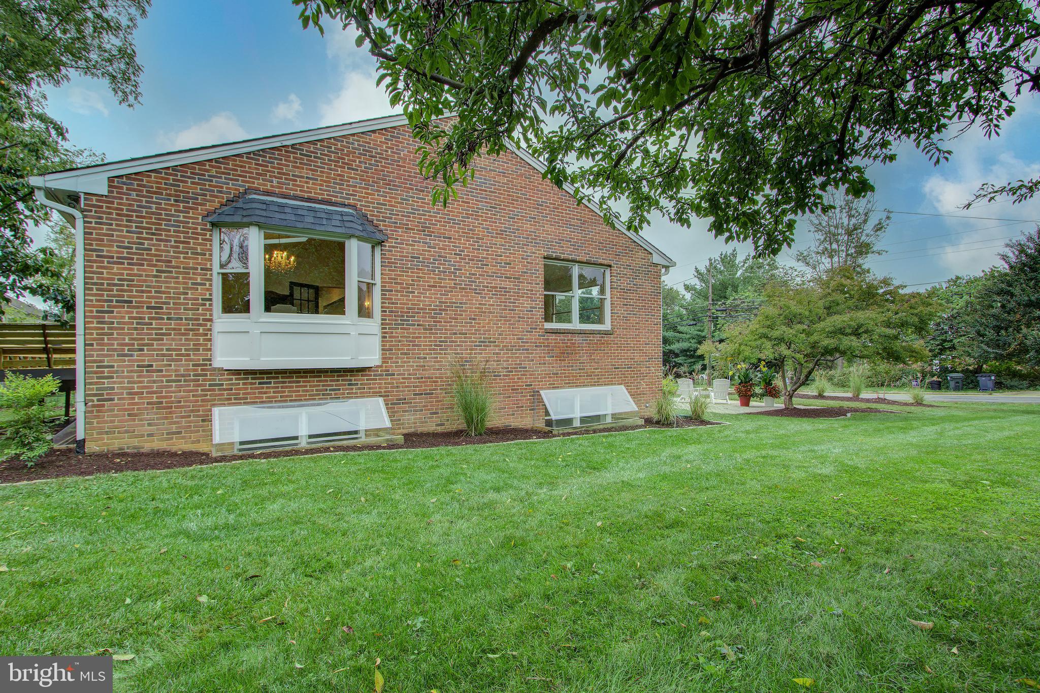 6500 Old Chesterbrook Road McLean, VA 22101 - Photo 58 of 60 Gardens & Greenery