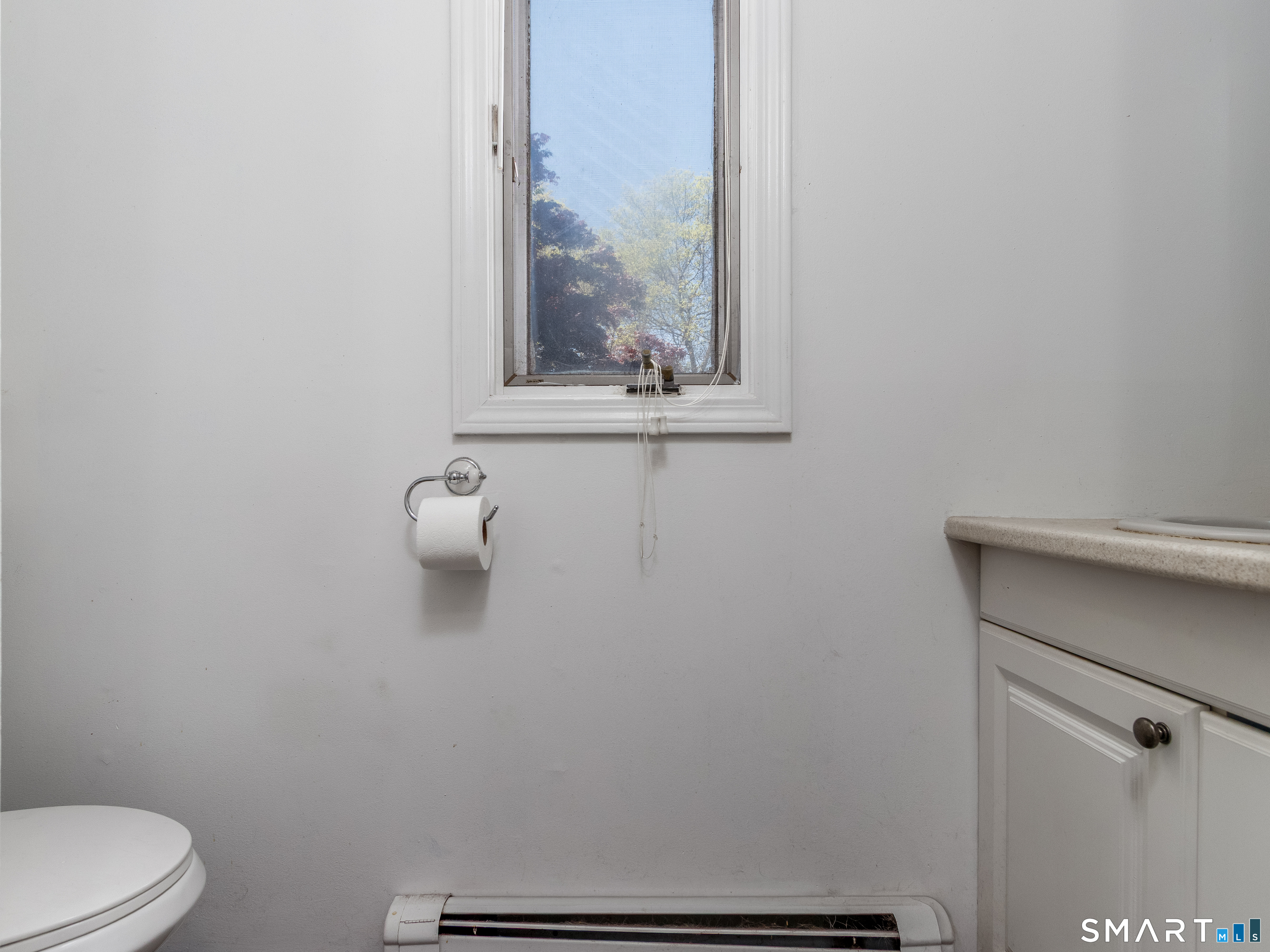 15 Bluff Avenue Clinton, CT 06413 - Photo 25 of 38 a bathroom with a toilet