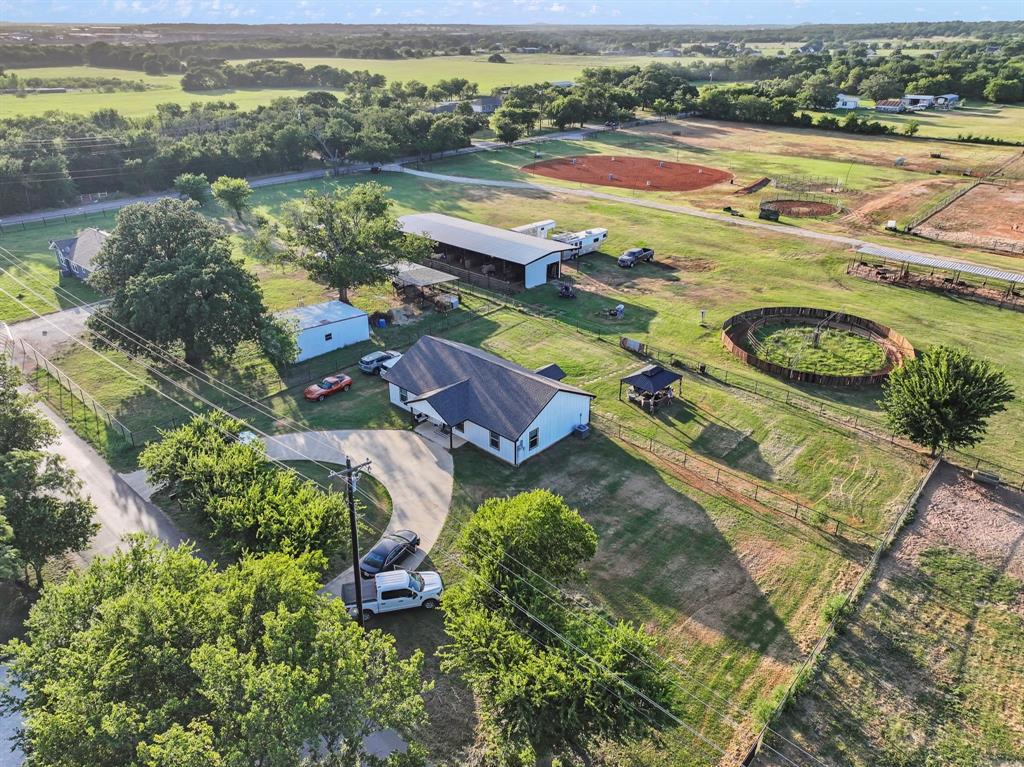 711 County Road 701 Cleburne, TX 76031 - Photo 17 of 37