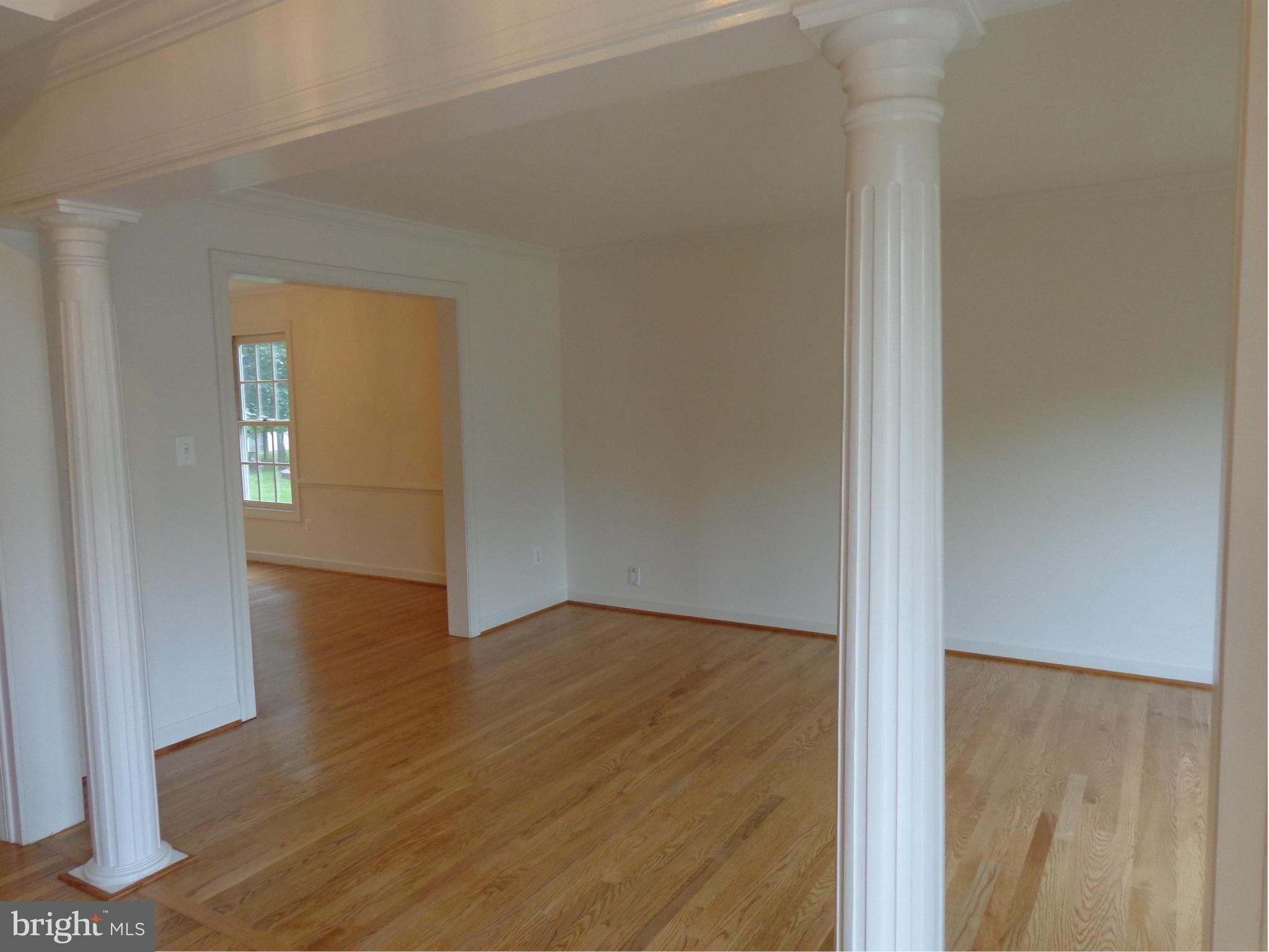 2058 Madrillon Road Vienna, VA 22182 - Photo 4 of 25 Living Room