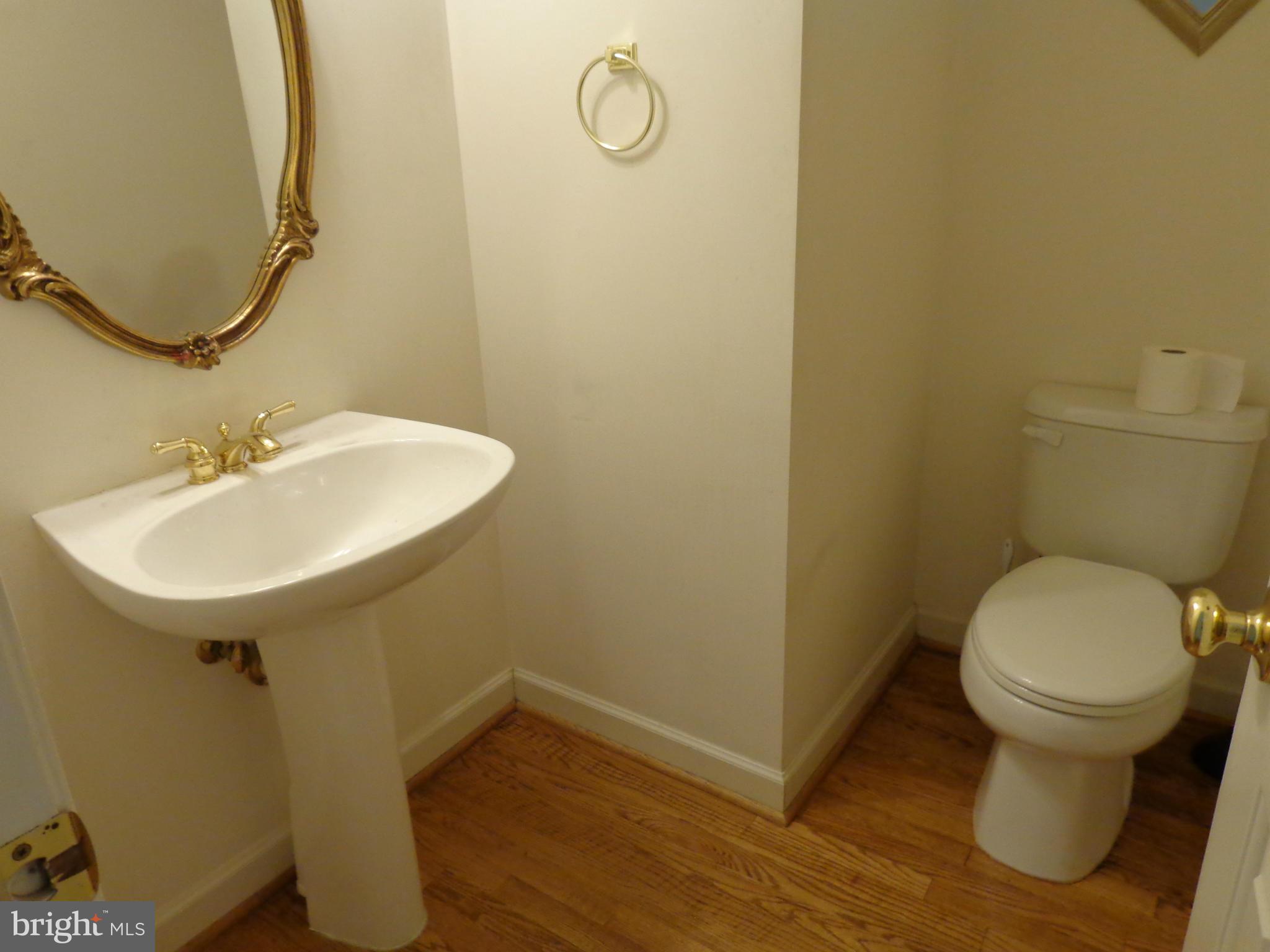 2058 Madrillon Road Vienna, VA 22182 - Photo 6 of 25 Bath