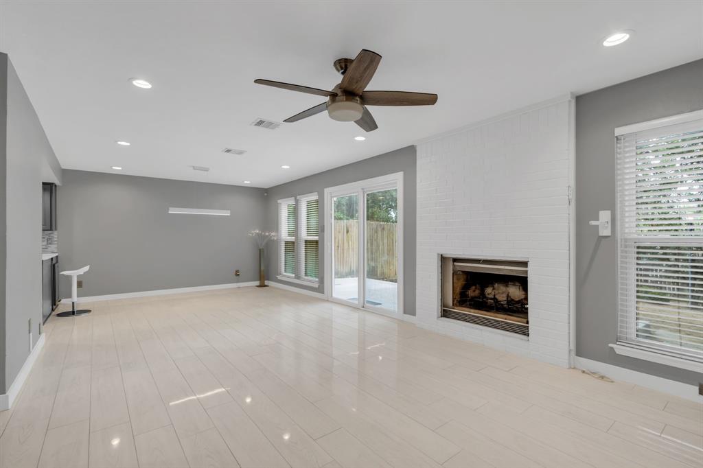 1424 Hampton Road Grapevine, TX 76051 - Photo 7 of 30