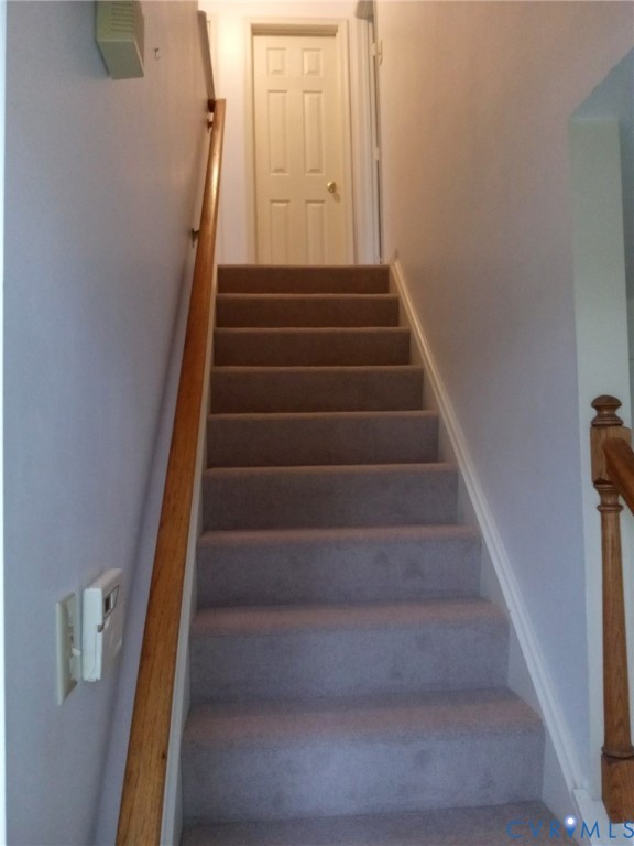6332 Springcrest Lane Richmond, VA 23231 - Photo 27 of 38 a view of entryway