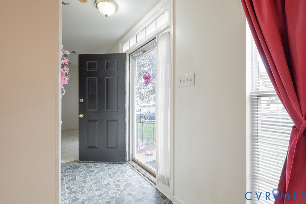 6332 Springcrest Lane Richmond, VA 23231 - Photo 4 of 38 a view of an entryway