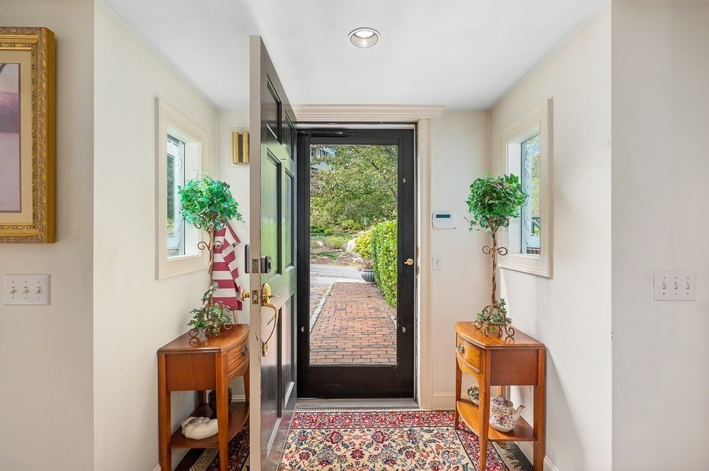 6 Bennett Street Manchester, MA 01944 - Photo 7 of 35 Gallery Image 7