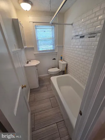 $2,250 | 1447 Lawrence Road, Havertown, PA 19083