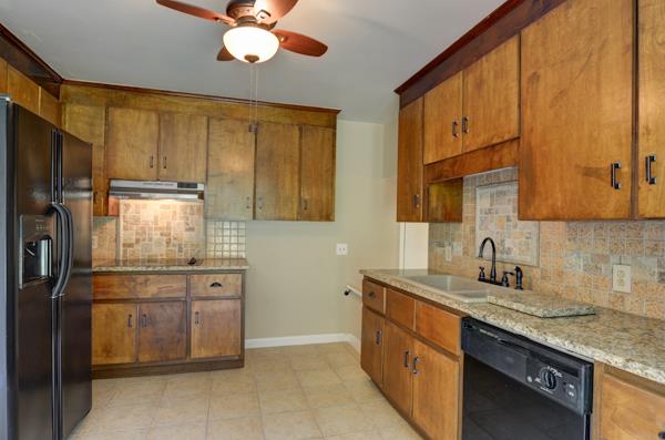 1903 Center Point Road Hendersonville, TN 37075 - Photo 8 of 18 Kitchen also has large pantry and plenty of cabinet space
