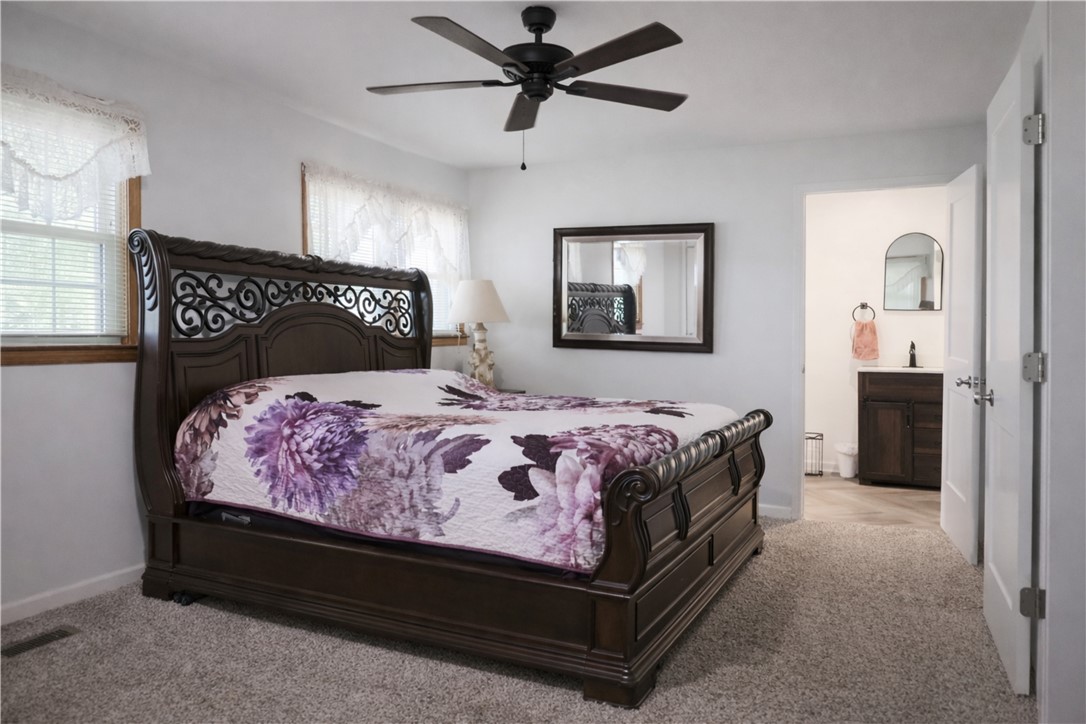 9432 Highway 81 Iva, SC 29655 - Photo 12 of 19 Relax in this inviting room, complete with practical amenities and a clear view to the private bath.