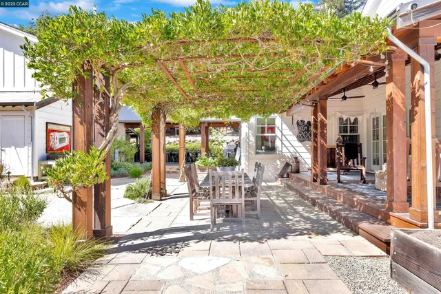 $3,595,000 | 935 Reliez Station Road, Lafayette, CA 94549