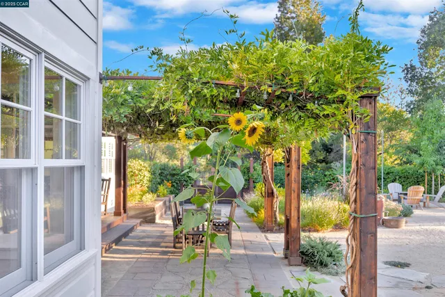 $3,595,000 | 935 Reliez Station Road, Lafayette, CA 94549