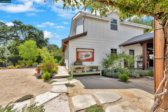 $3,595,000 | 935 Reliez Station Road, Lafayette, CA 94549