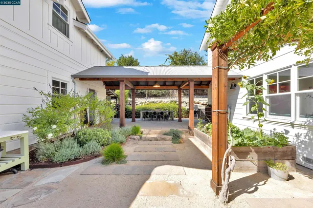 $3,595,000 | 935 Reliez Station Road, Lafayette, CA 94549