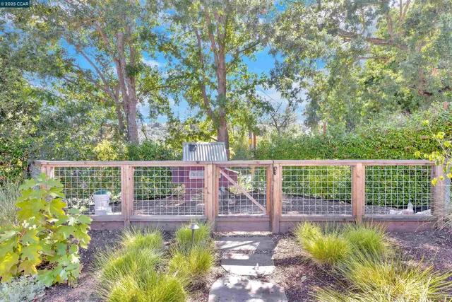 $3,595,000 | 935 Reliez Station Road, Lafayette, CA 94549