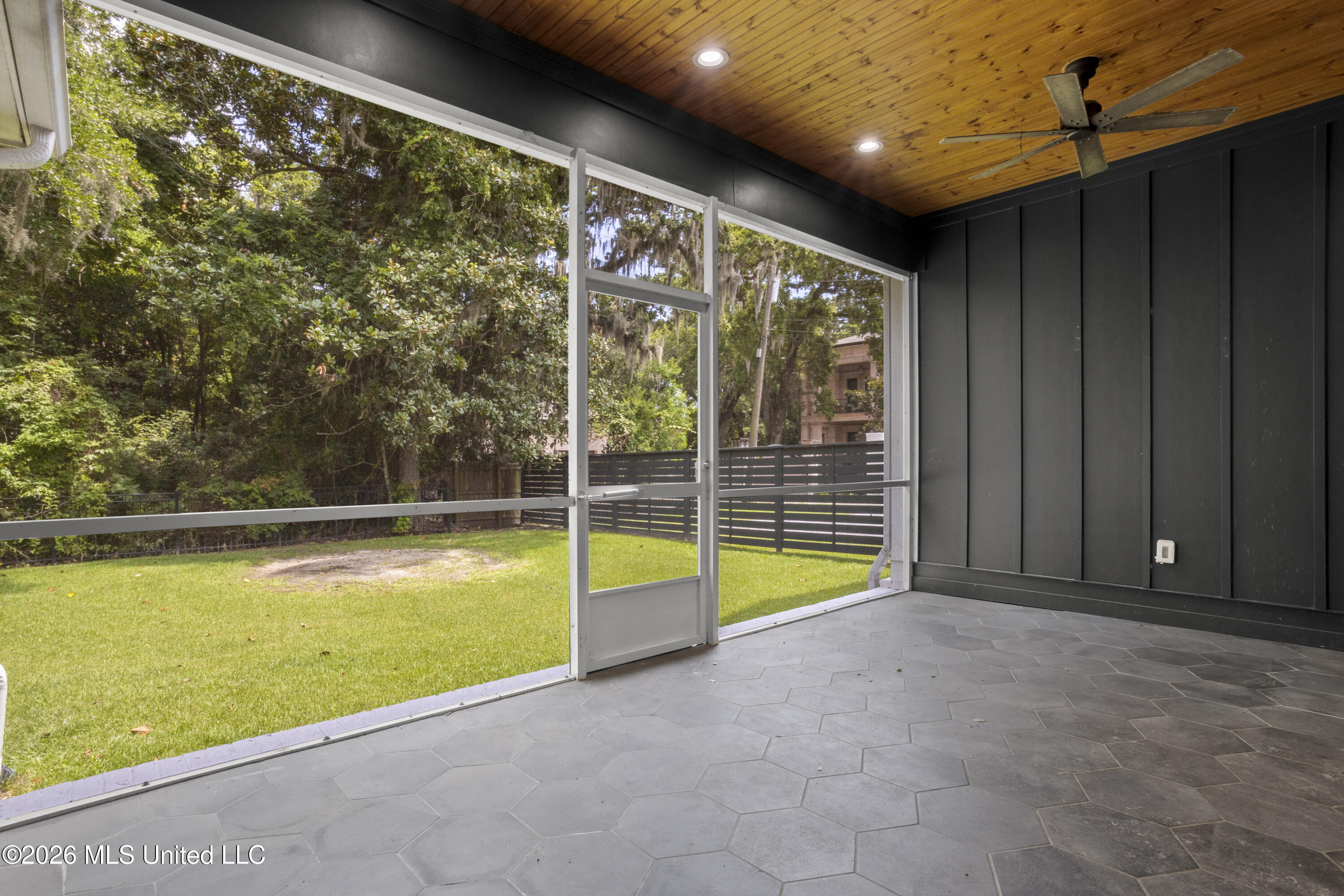 305 Beach Hill Road Ocean Springs, MS 39564 - Photo 23 of 63 Side Porch