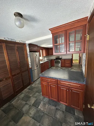 a view of empty room with window