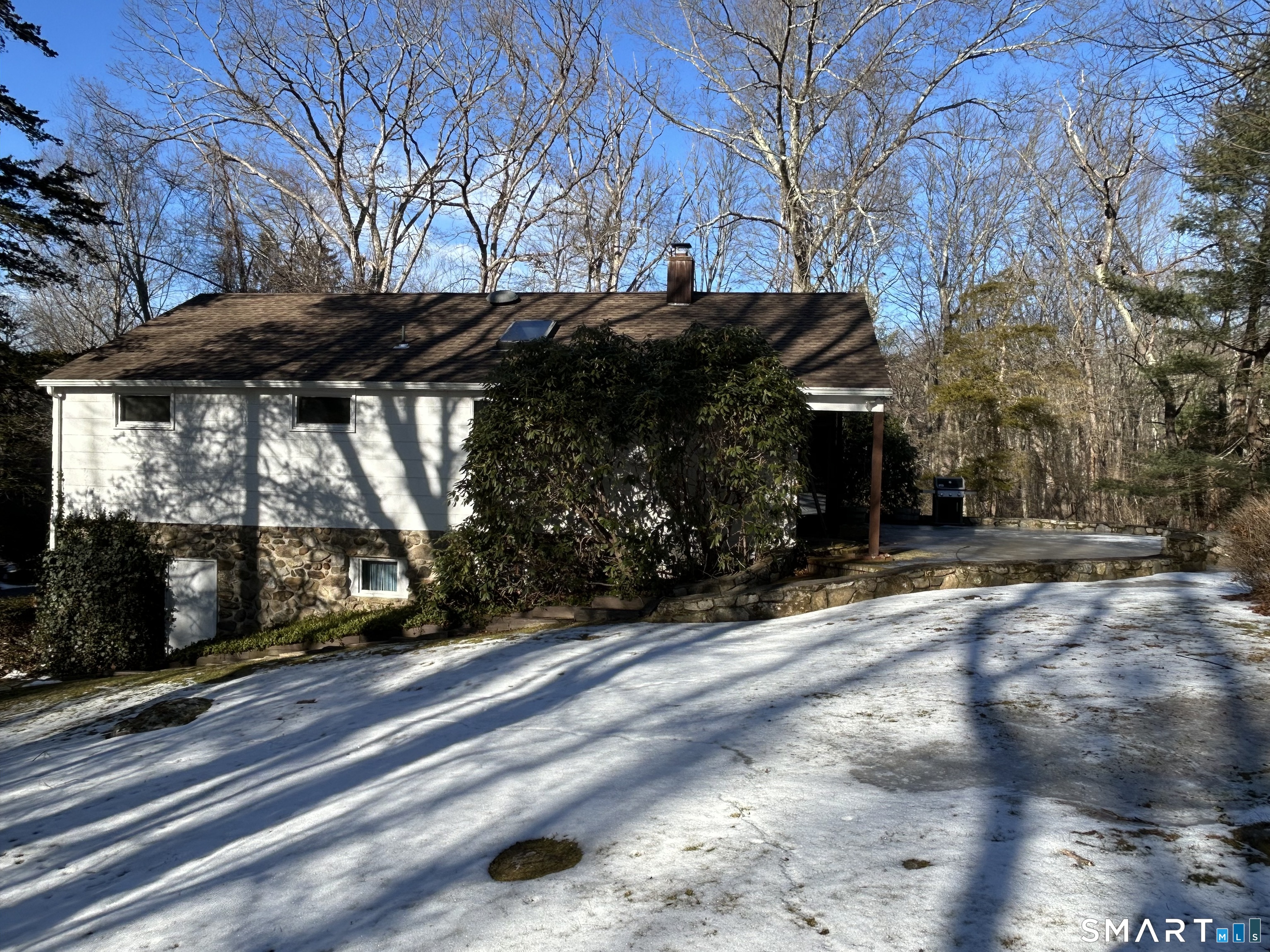 65 Munson Road Wolcott, CT 06716 - Photo 8 of 28 a view of a house with a street