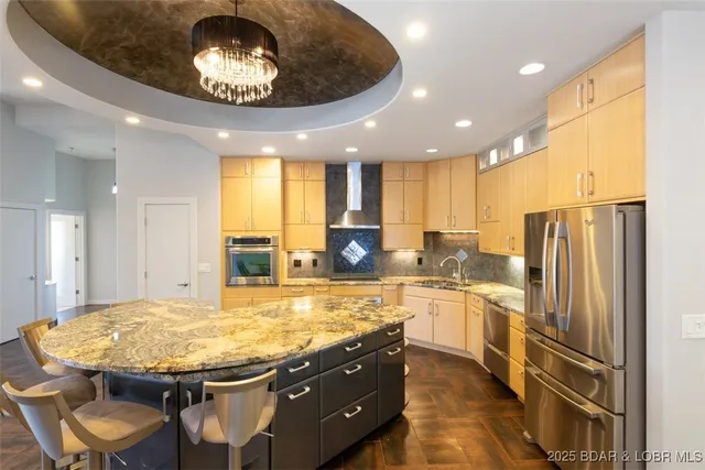 $799,900 | 9 Lost Spike Court, Camdenton, MO 65020