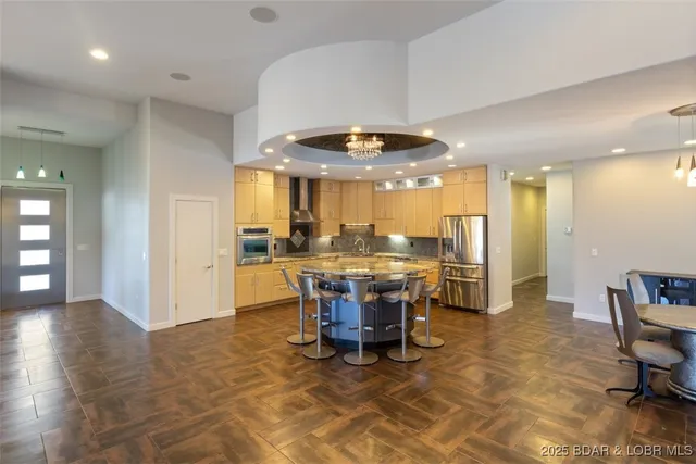 $799,900 | 9 Lost Spike Court, Camdenton, MO 65020